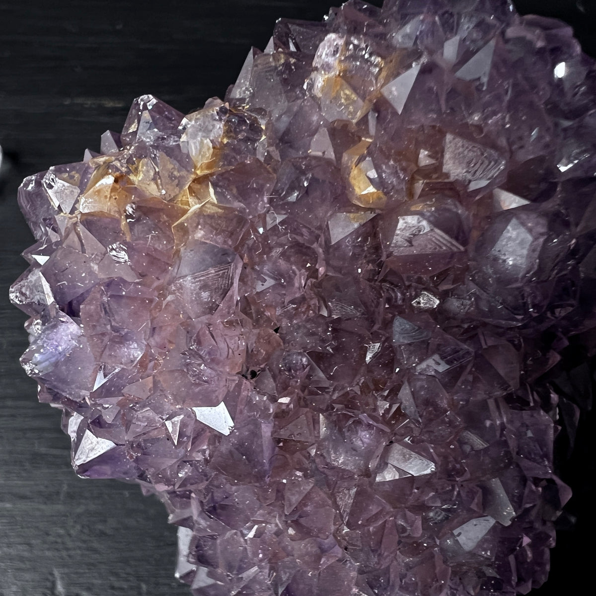 Amethyst Stalaktit Igel aus Uruguay, eine Fläche poliert ca. 70mm