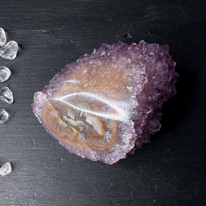 Amethyst Stalaktit Igel aus Uruguay, eine Fläche poliert ca. 70mm
