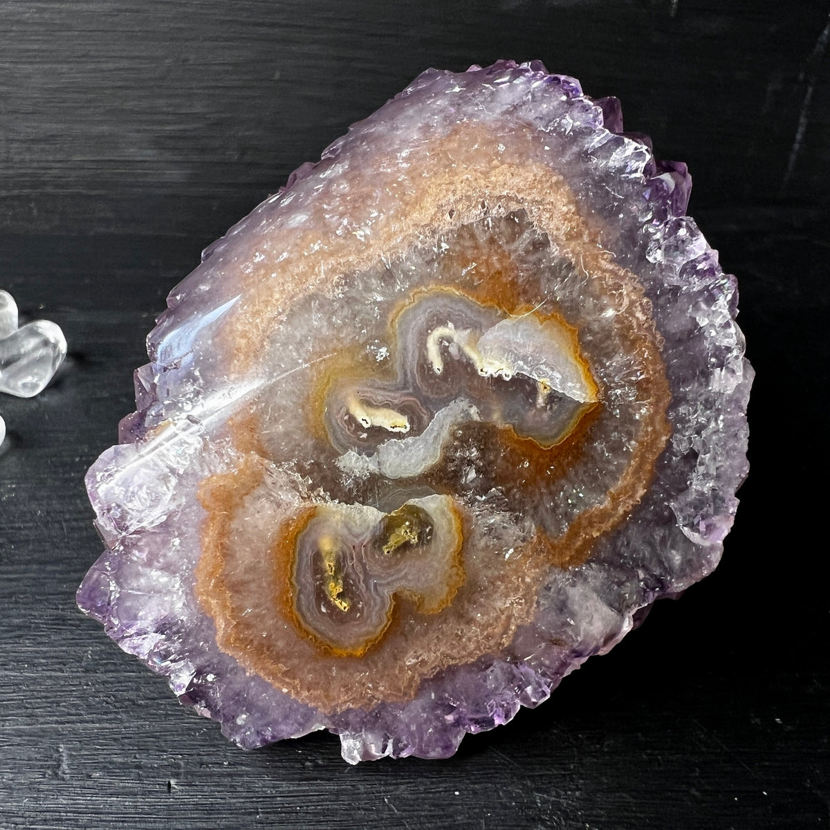 Amethyst Stalaktit Igel aus Uruguay, eine Fläche poliert ca. 70mm
