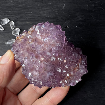 Amethyst Stalaktit Igel aus Uruguay, eine Fläche poliert ca. 70mm
