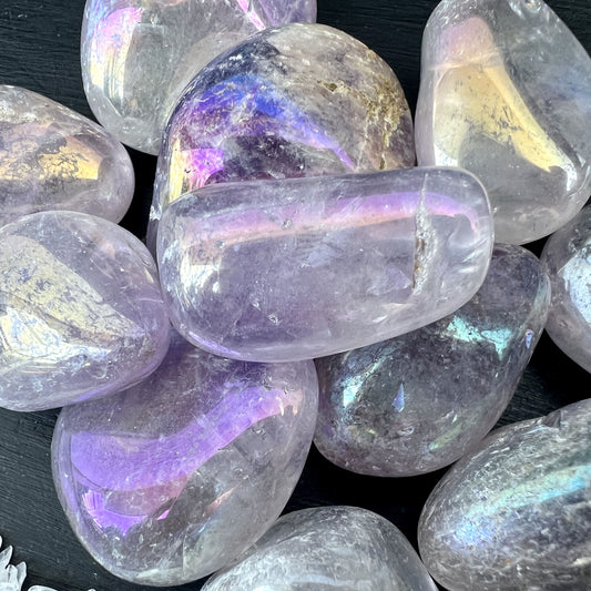 Schimmernde Angel Aura Amethyst Trommelsteine | Happy Minerals