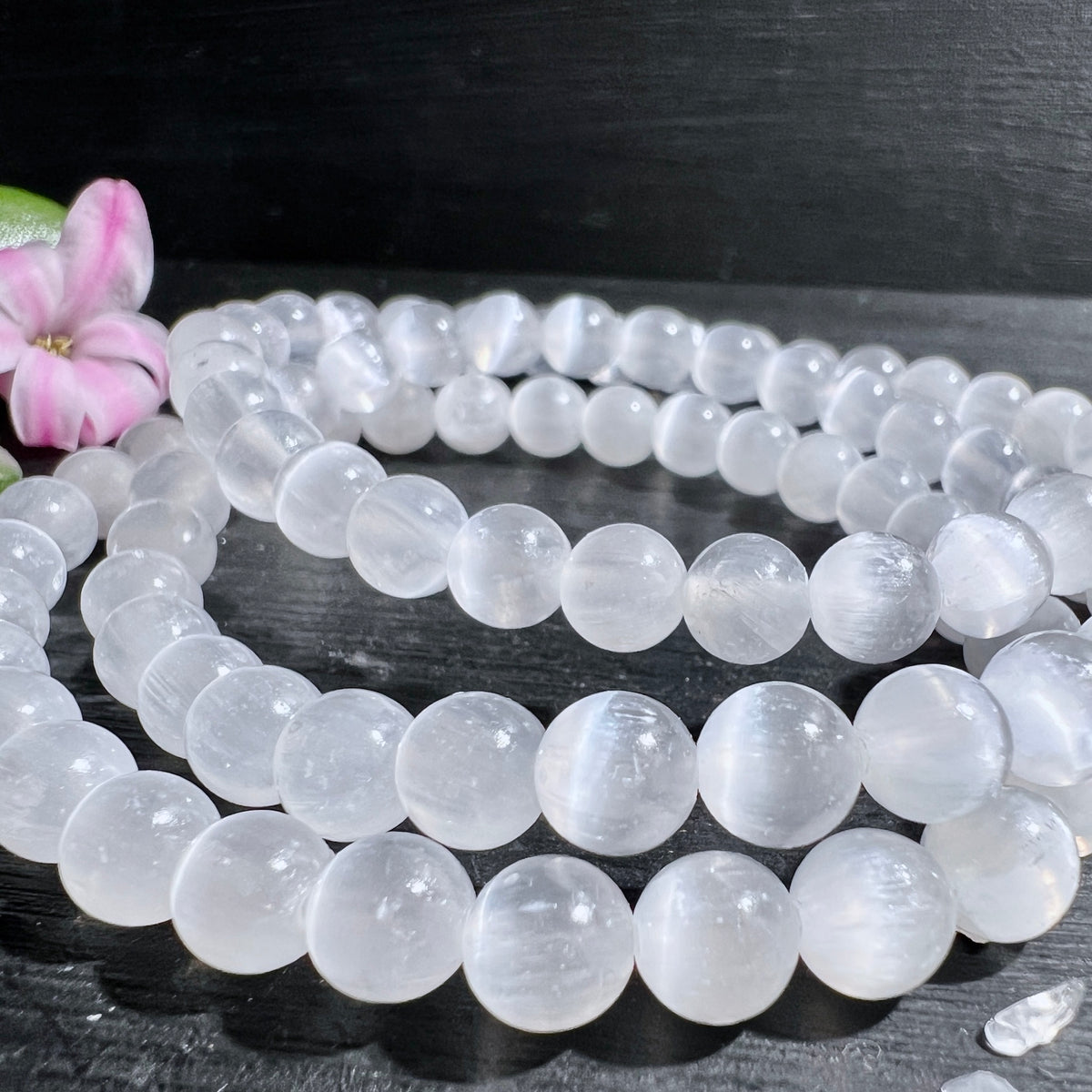 Selenitarmband – weiße Kugeln 6mm, ca. 19cm | Happy Minerals