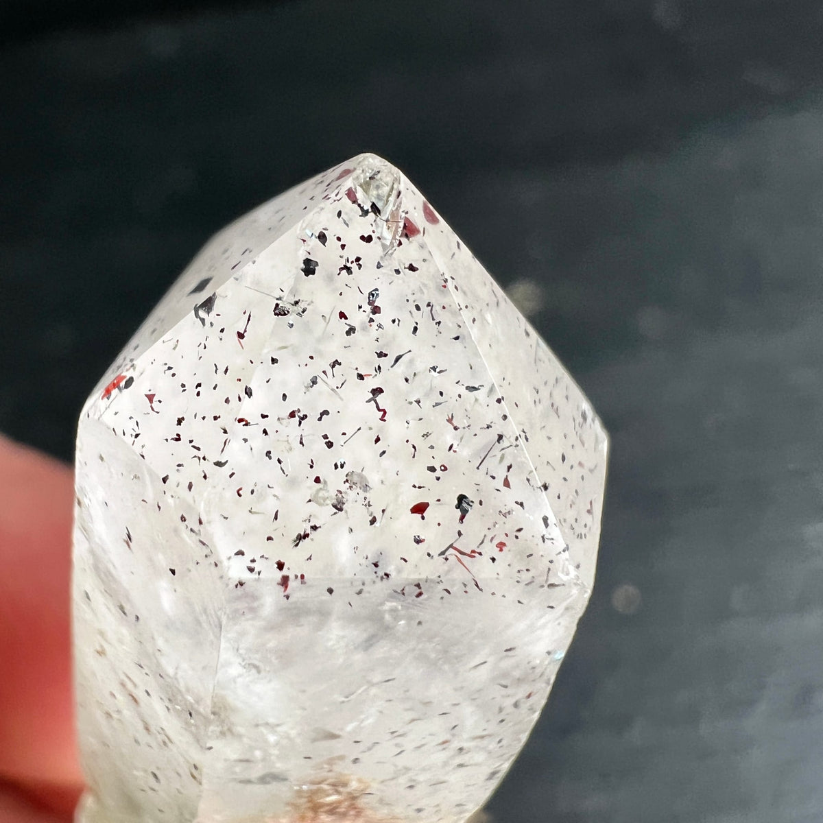 Bergkristall | Spitze | rote Lepidochrosit-Einschlüsse | Madagaskar | Tantric Twin | Unikat | Happy Minerals