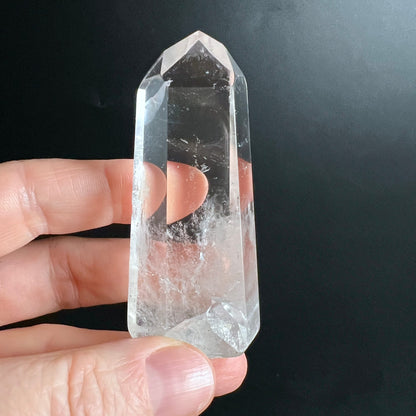 Bergkristall | Handgröße | transparent | edle Form | Madagaskar | Happy Minerals