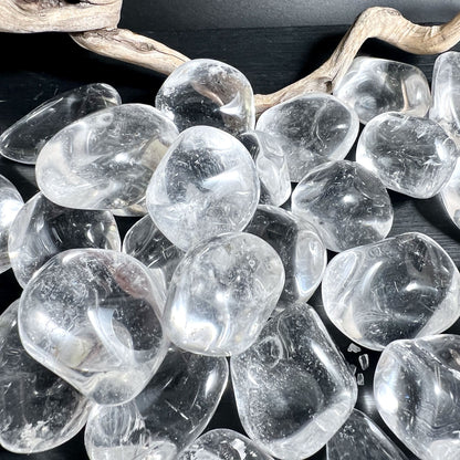 Polierte Bergkristall Trommelsteine, transparent & lichtvoll | Happy Minerals
