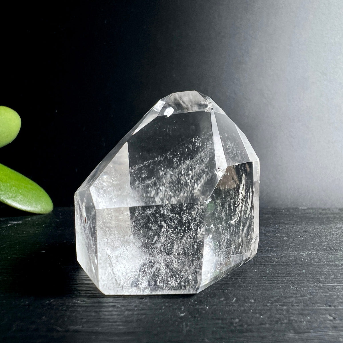 Bergkristall Spitze | transparent | Einschlüsse | polierte Oberfläche | Brasilien | Happy Minerals