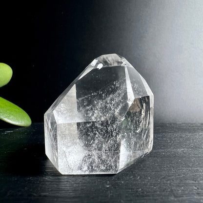 Bergkristall Spitze | transparent | Einschlüsse | polierte Oberfläche | Brasilien | Happy Minerals