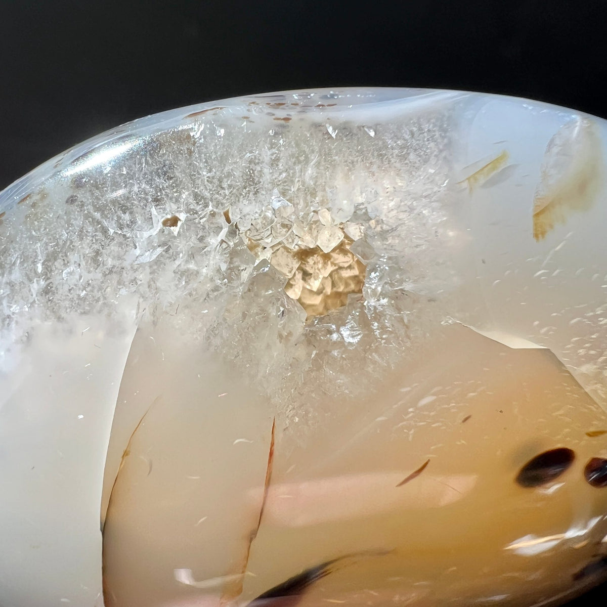 Dendritenachat Kristall | goldene Einschlüsse | transluzente Struktur | Heilstein Qualität | Happy Minerals Shop