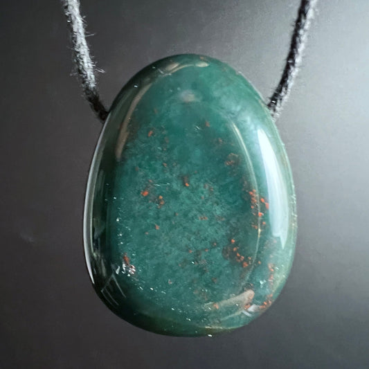 Heliotrop Anhänger 30x20mm | Schutzstein für Mut und Erdung