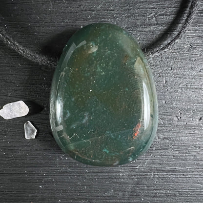Heliotrop Anhänger 30x20mm | Schutzstein für Mut und Erdung