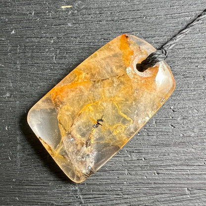 Goldener Heiler Anhänger mit Dendriten 32mm | Erdung und innere Stärke