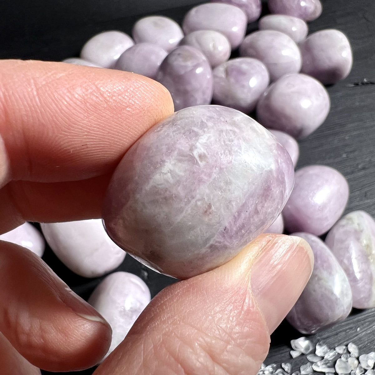 Rosa Kunzit, polierter Kristall für Reiki, Herzöffnung und Ruhe | Happy Minerals