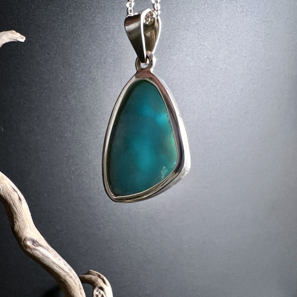 Larimar Anhänger Unikat mit natürlicher Struktur | Rueckseite | Happy Minerals