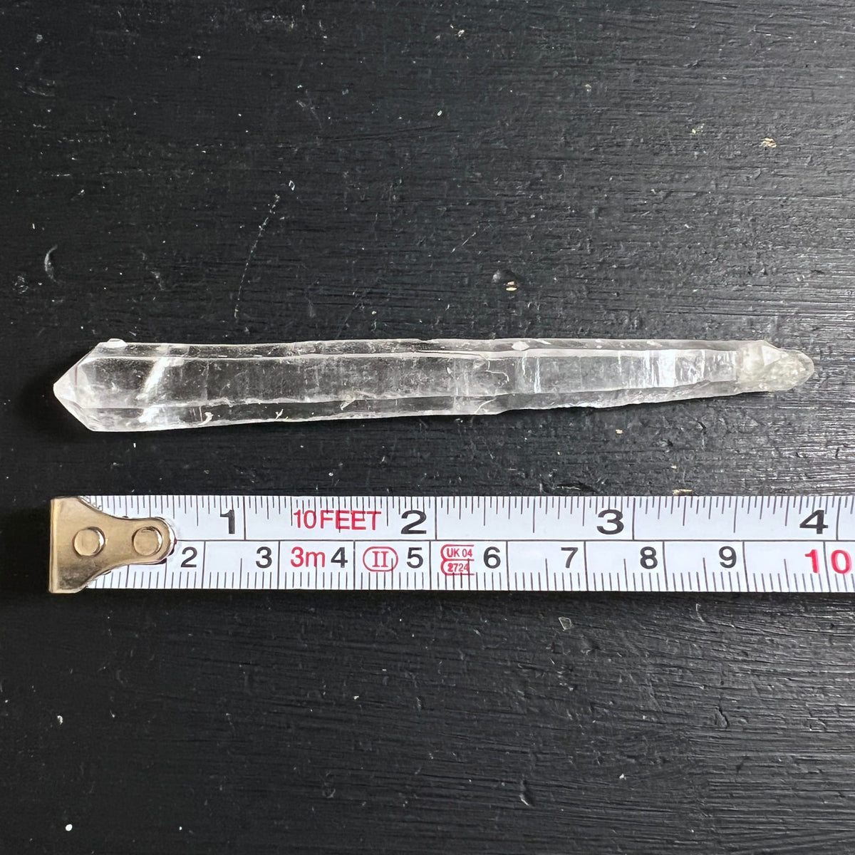 Lemurian Quarz Doppelender, klar bis milchig mit Streifenmuster, beidseitig spitz zulaufend, 11cm | Happy Minerals