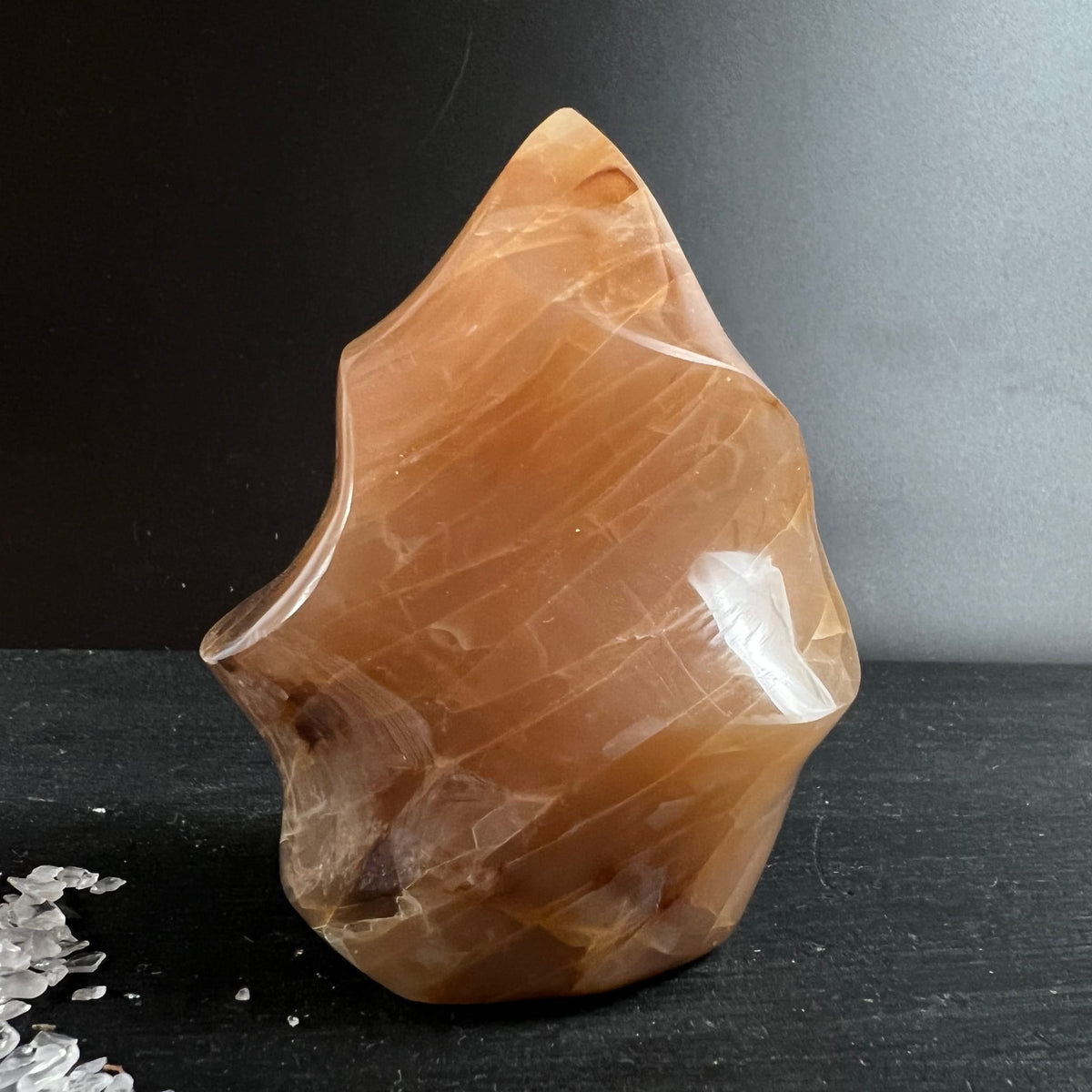 Mondstein | Flamme | Aprikosenton | Schimmernd | Madagaskar | Unikat | Happy Minerals