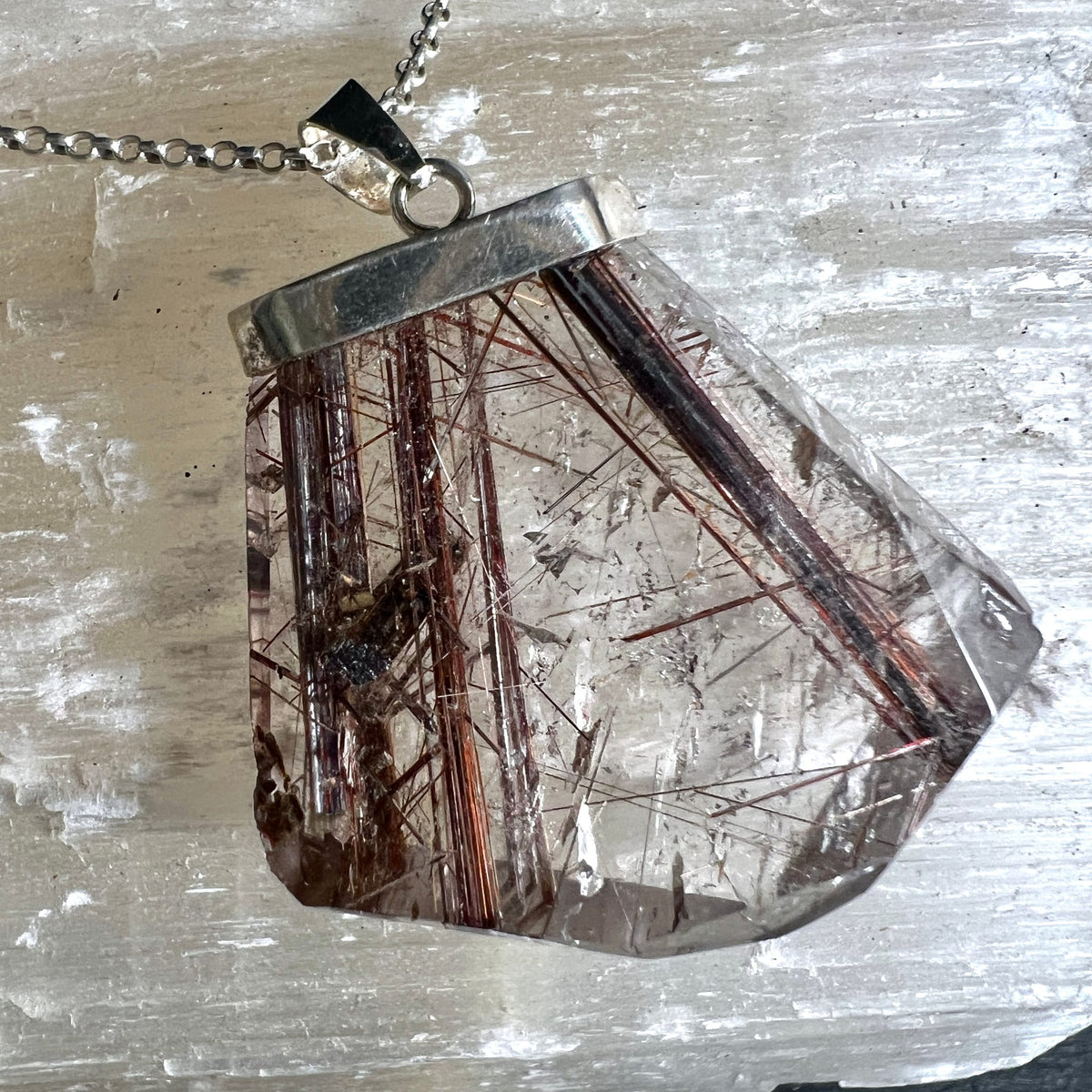 roter rutil in klarem quarz, sterlingsilberöse | Ansicht 11 | Happy Minerals