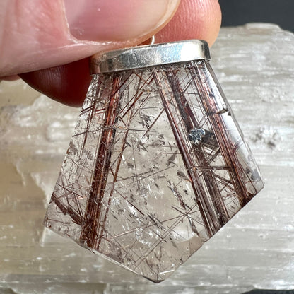 roter rutil in klarem quarz, sterlingsilberöse | Ansicht 15 | Happy Minerals