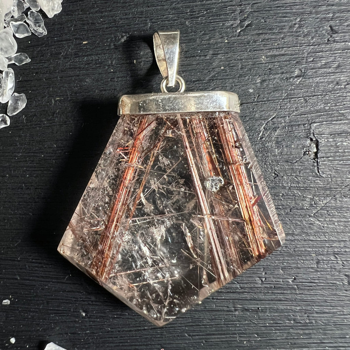 Roter Rutilquarz Anhänger | funkelnde Kupferfarbene Nadeln | Sterlingsilber Öse | Happy Minerals