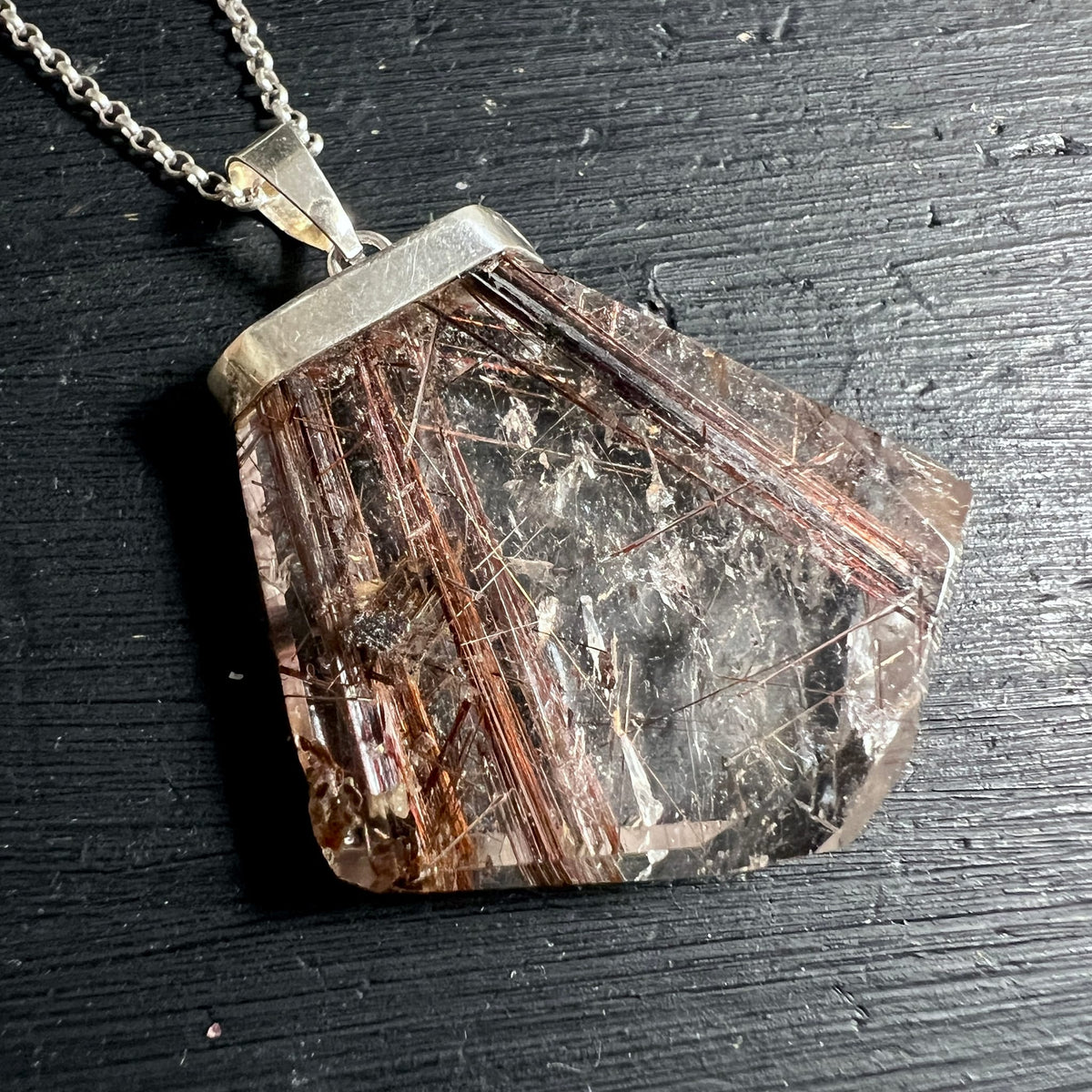 Rutilquarz Anhänger an Silberkette | rotgoldene Einschlüsse | edler Schmuck | Happy Minerals