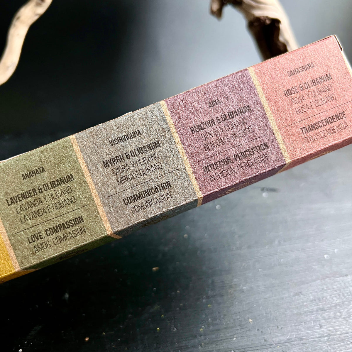 Seven Chakras Smudge Bombs Box Seite | Anahata Vishuddha Ajna Sahasrara | Lavendel Myrrhe | Happy Minerals