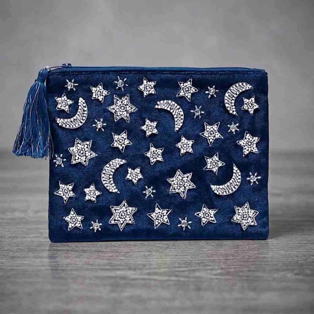 Samtasche Vorderseite | Silber Sterne & Monde | Perlenbestickung | Spirituelle Tasche | Indien | Happy Minerals