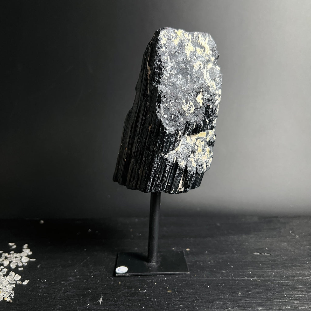Schwarzer Turmalin | Variante G | Silberglänzende Fläche | Mineral | Happy Minerals