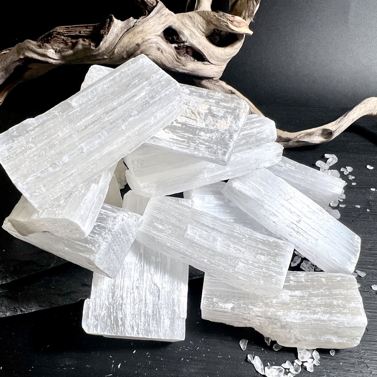 Selenitstäbe im Größenvergleich 50 mm, natürliche Struktur im Detail | Happy Minerals
