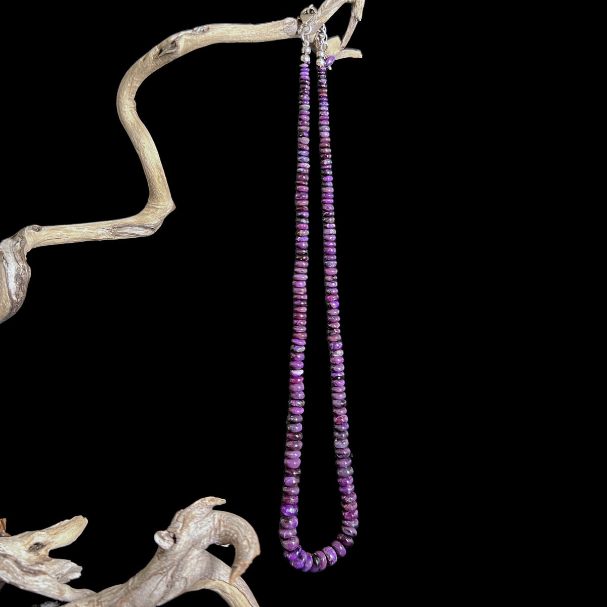 Seltene Sugilith Kette mit violetten Edelsteinperlen aus Südafrika | Happy Minerals